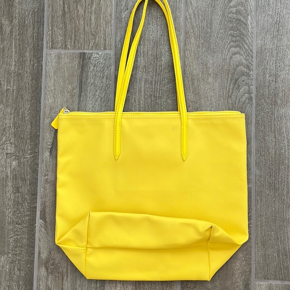 Lacoste yellow Vertical Tote bag with 25cm drop - Picture 10 of 16